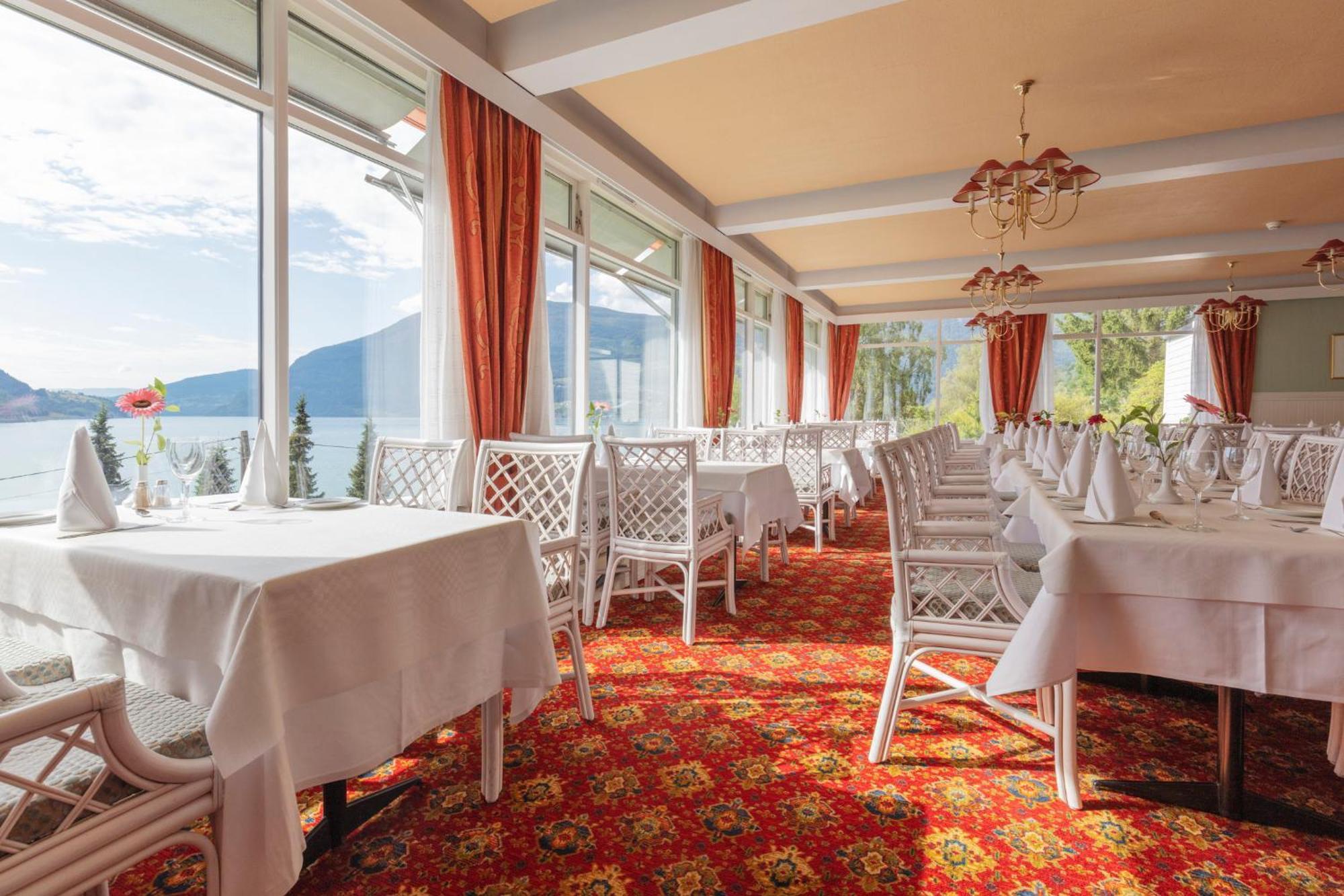 Olden Fjordhotel Dış mekan fotoğraf
