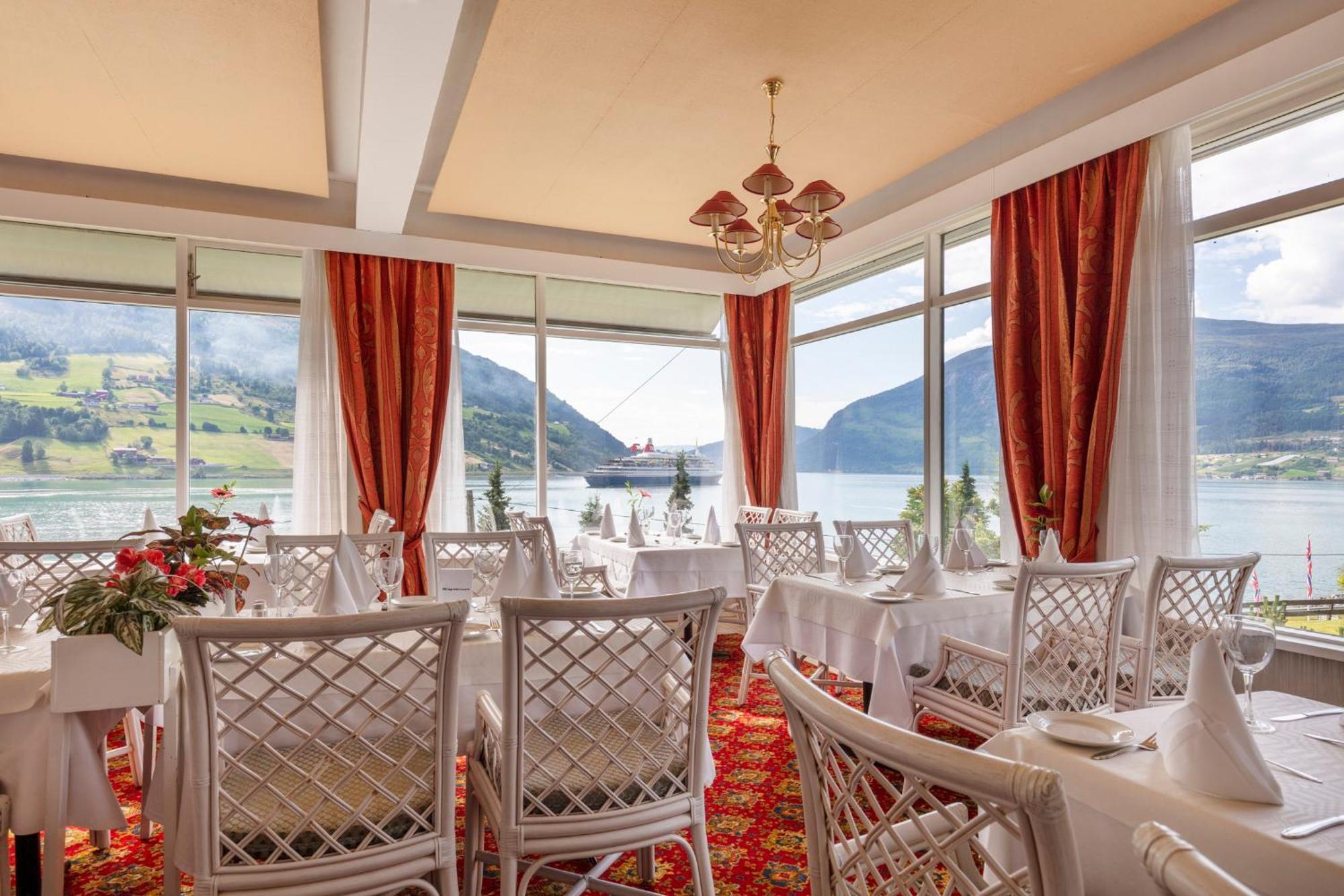 Olden Fjordhotel Dış mekan fotoğraf
